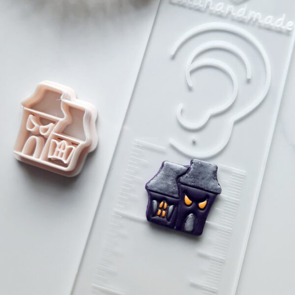 Unleash your creativity this fall season with our Halloween polymer clay cutters.